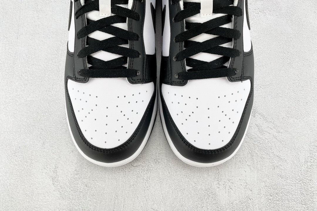 DUNK LOW BLACK / WHITE