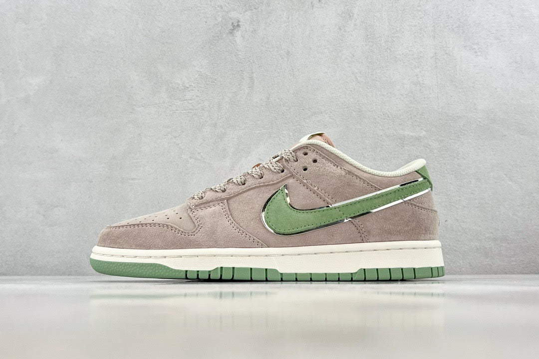 DUNK LOW x OTOMO KATUSHIRO