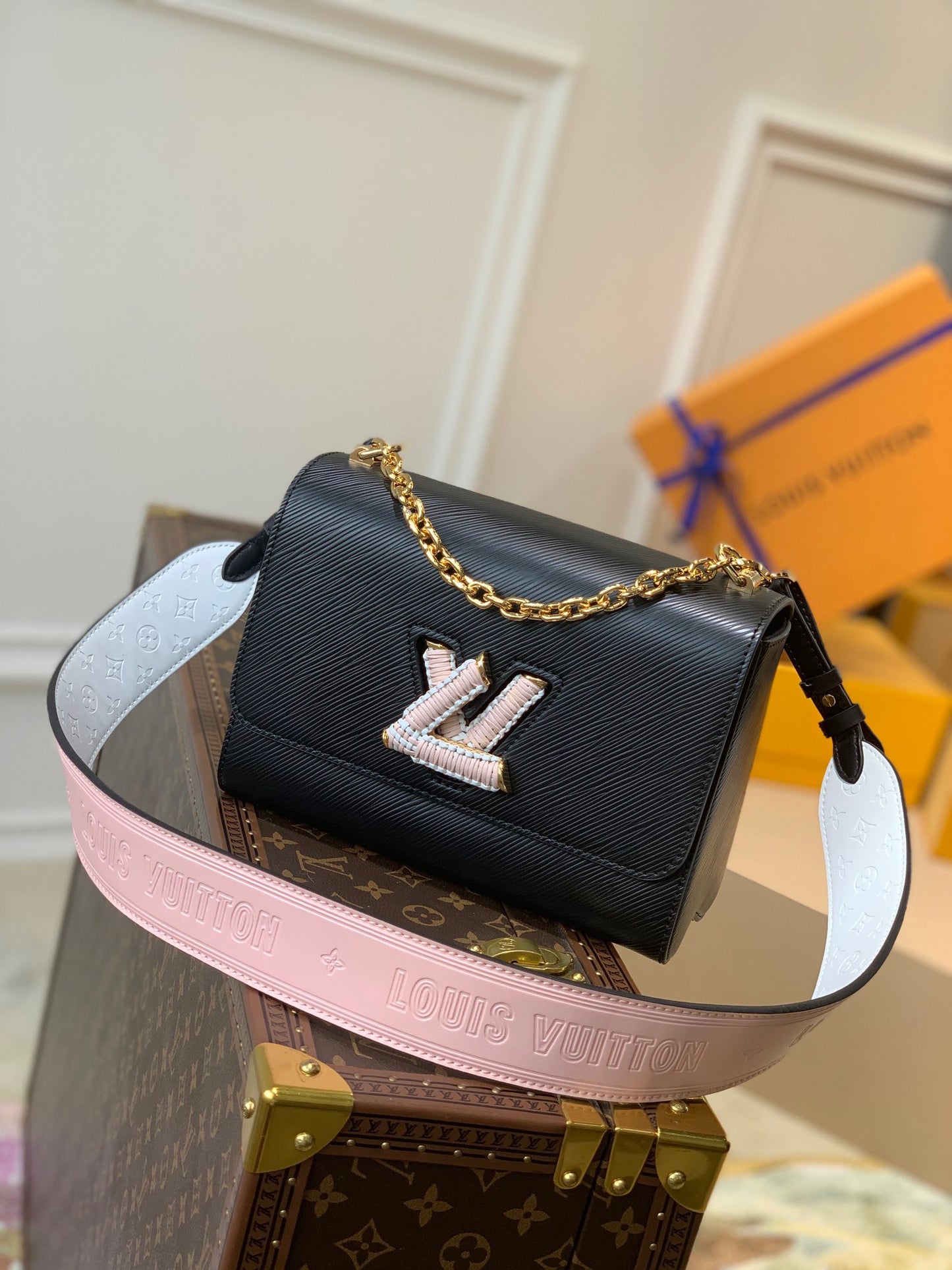 LOU TWIST PM BAG