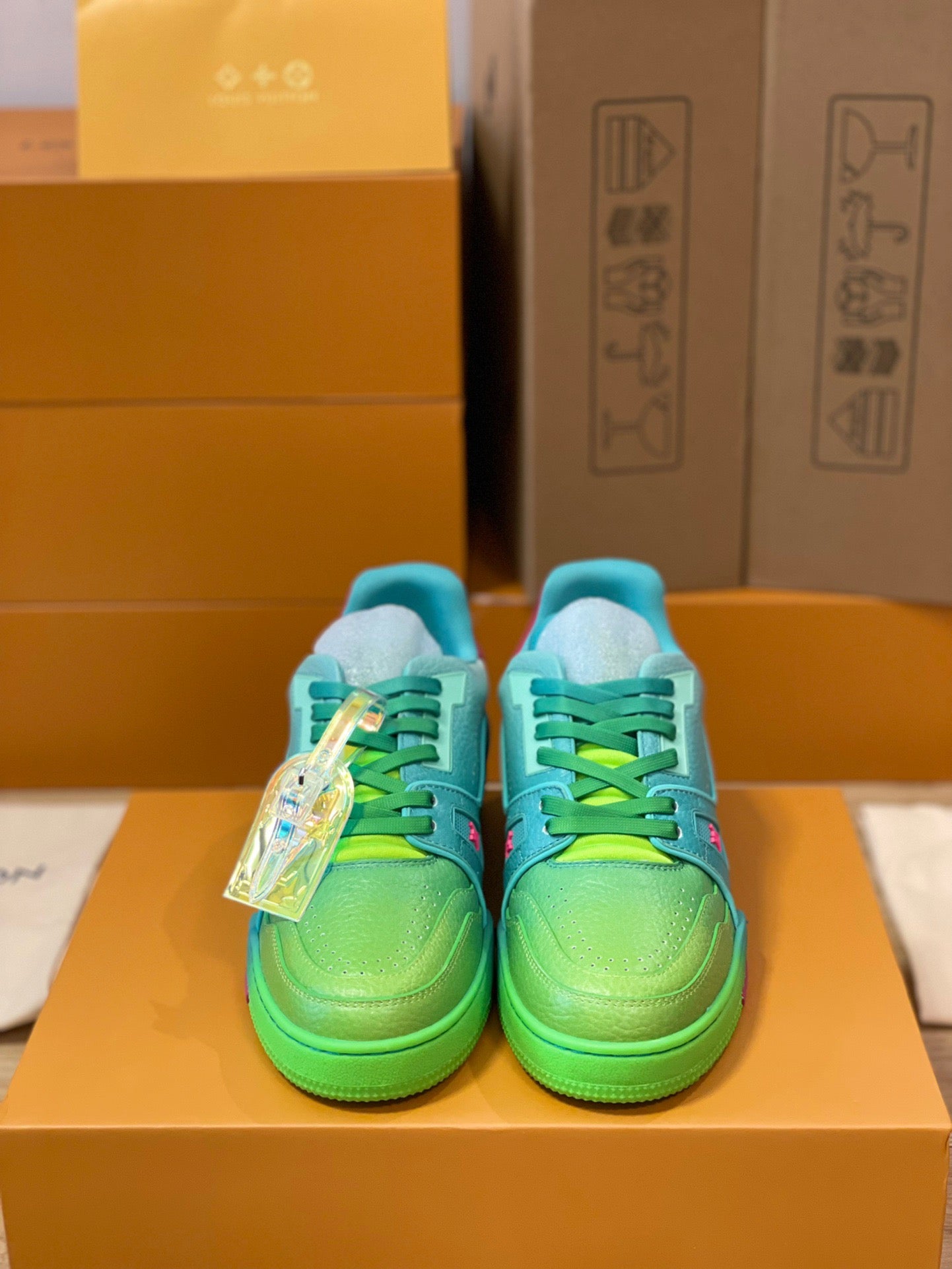 LOU TRAINERS