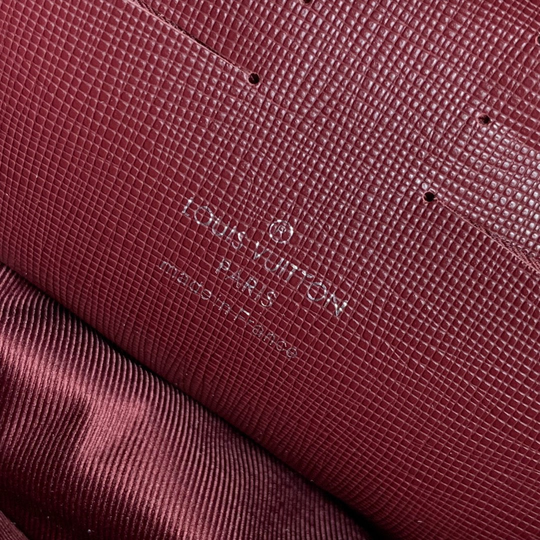 LOU POCHETTE KASAI