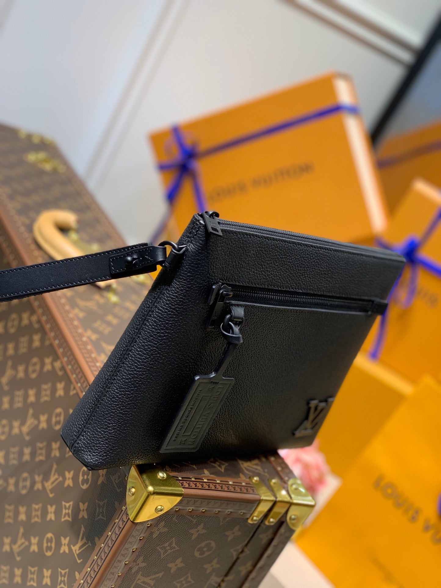 LOU AEROGRAM IPAD POUCH