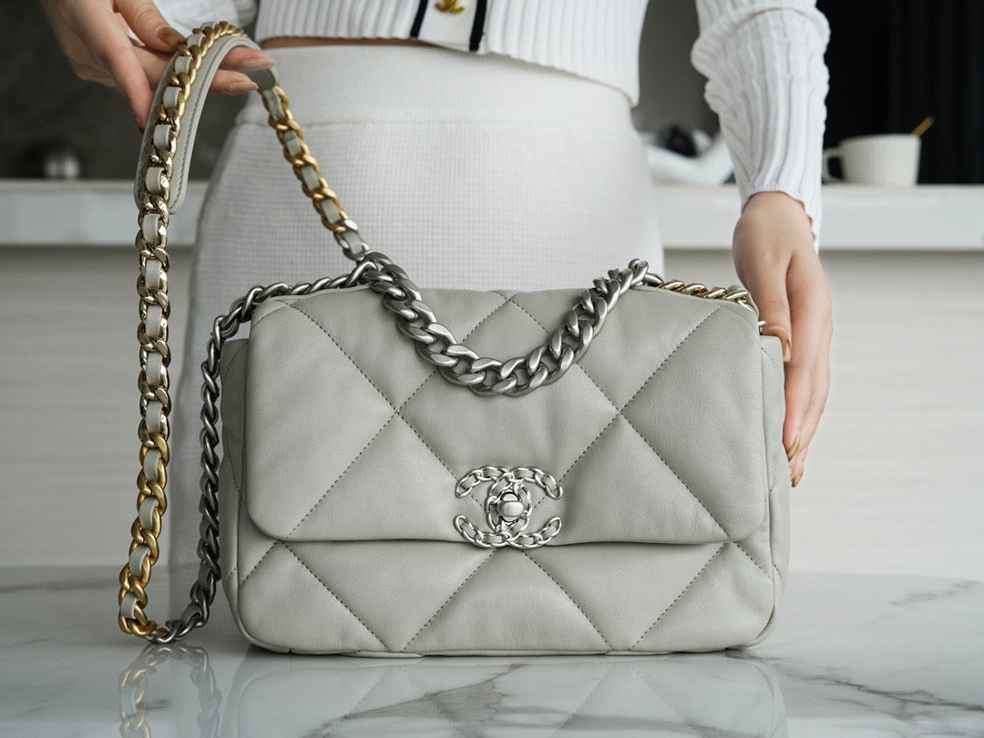 CC 19 HANDBAG