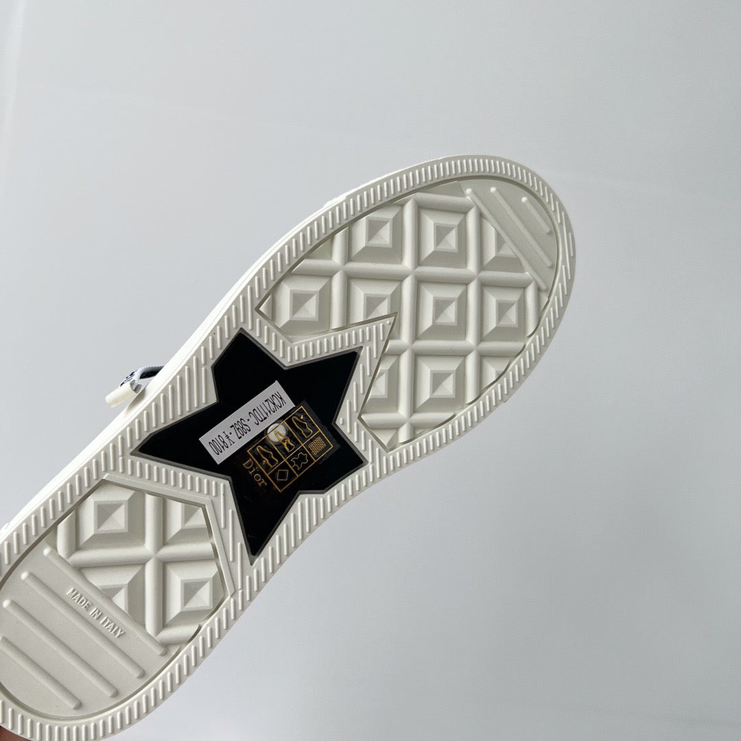CD WALKN SNEAKER