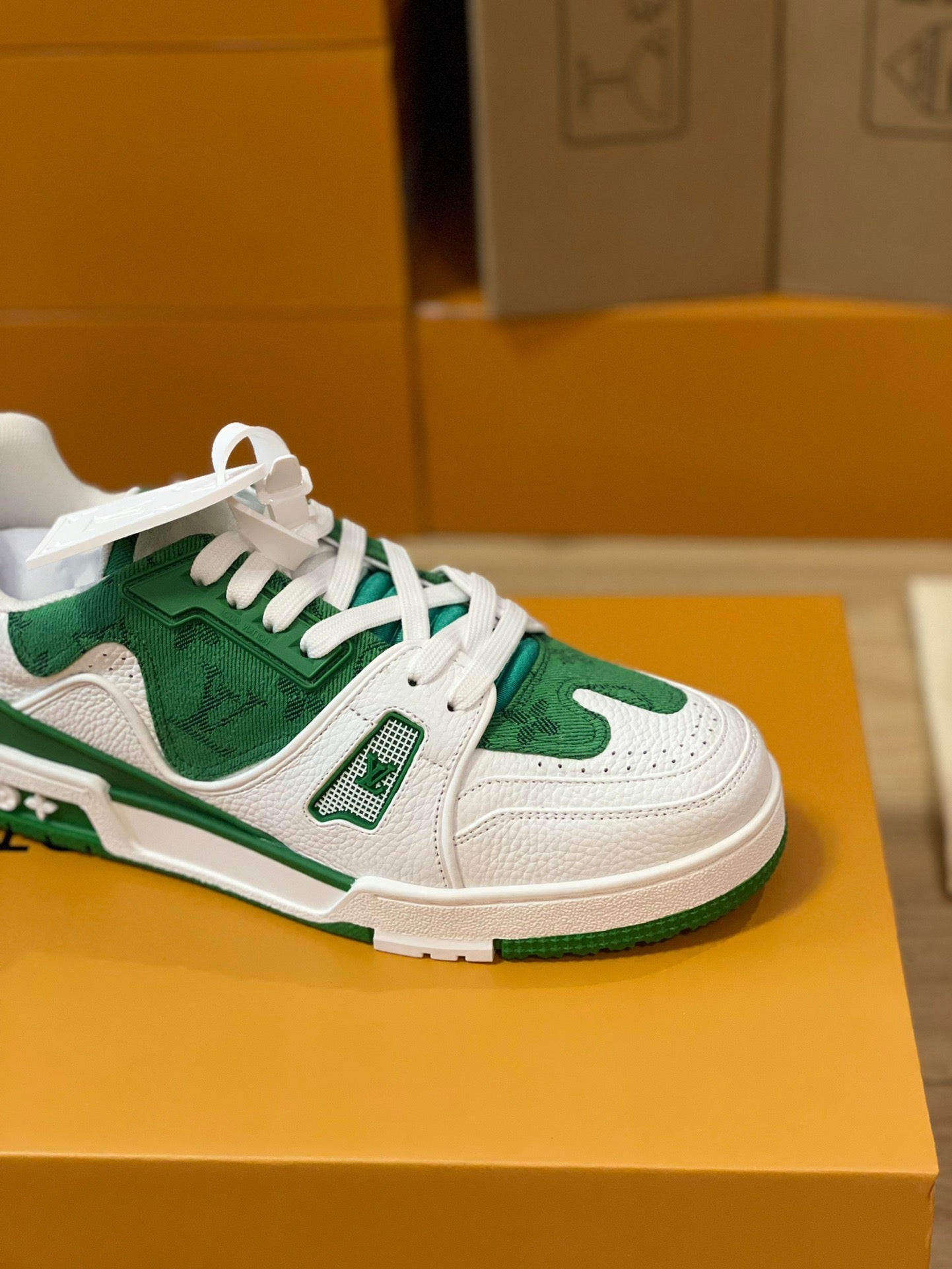 LOU TRAINERS