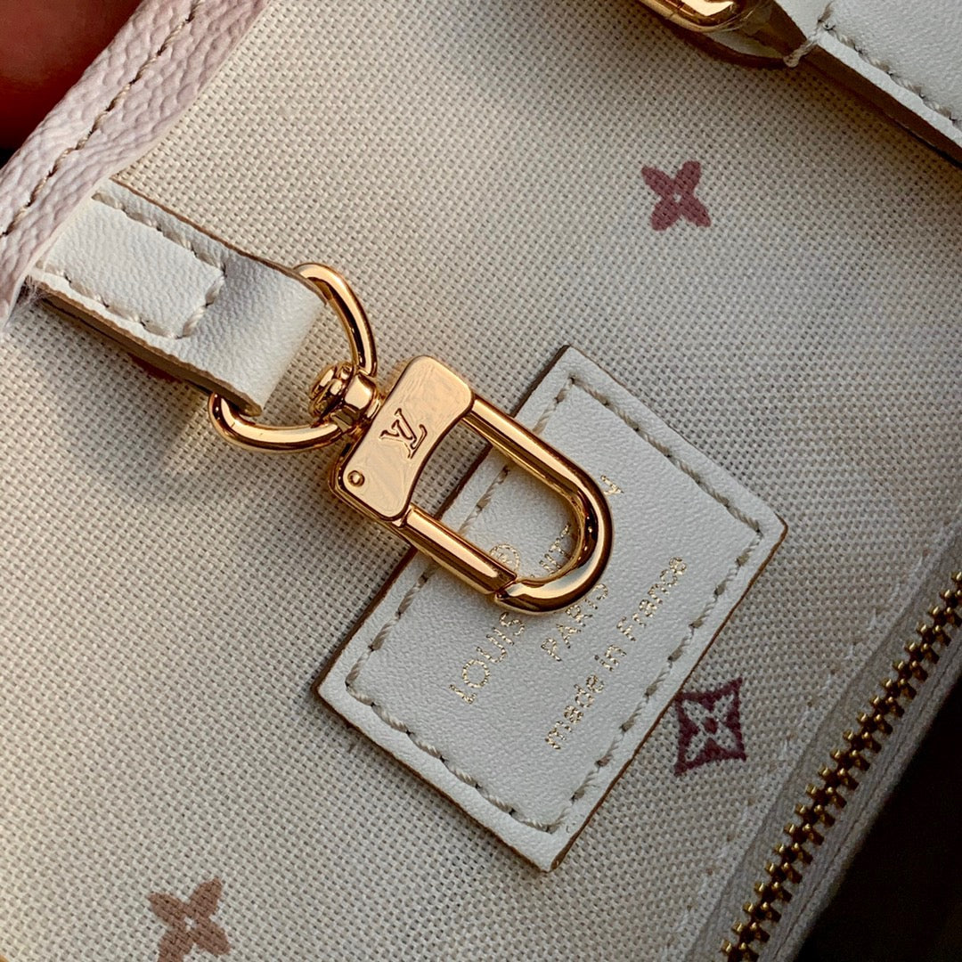 LOU ONTHEGO PM TOTE BAG