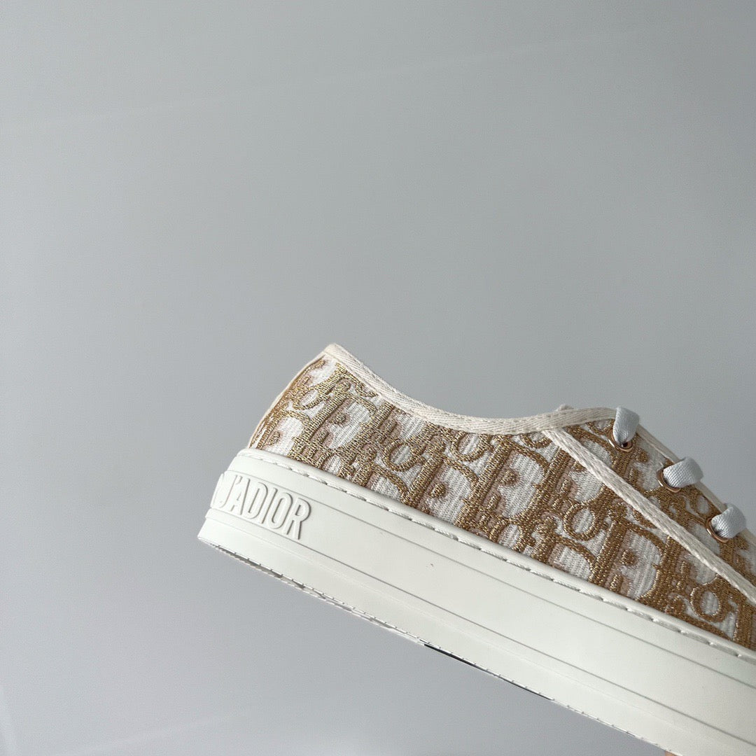 CD WALKN SNEAKER