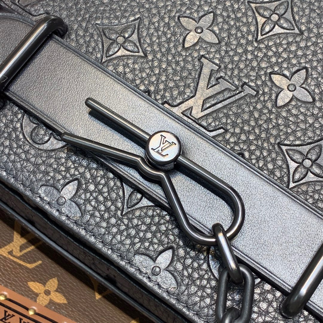 LOU STEAMER MESSENGER BAG