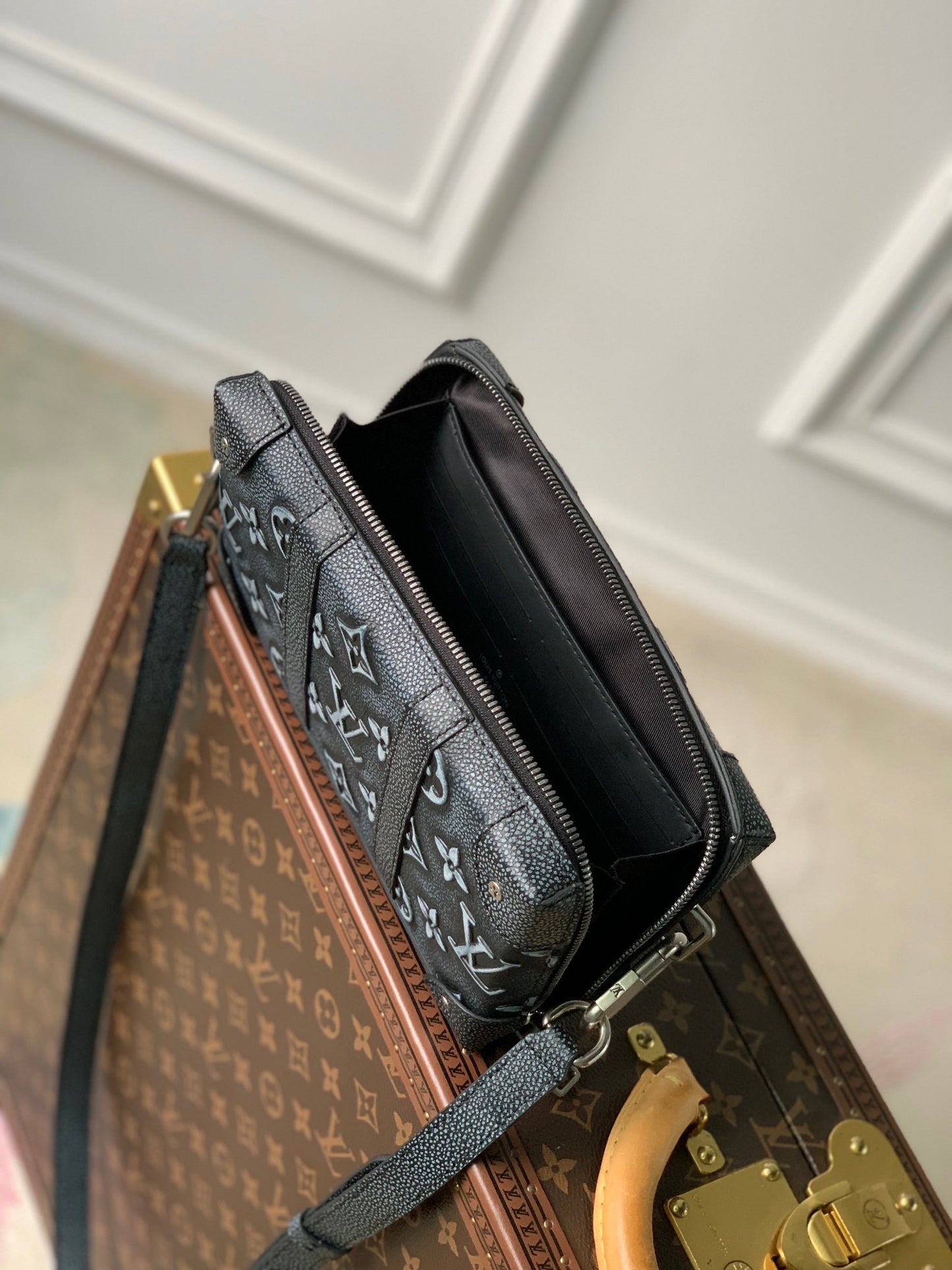 LOU SOFT TRUNK