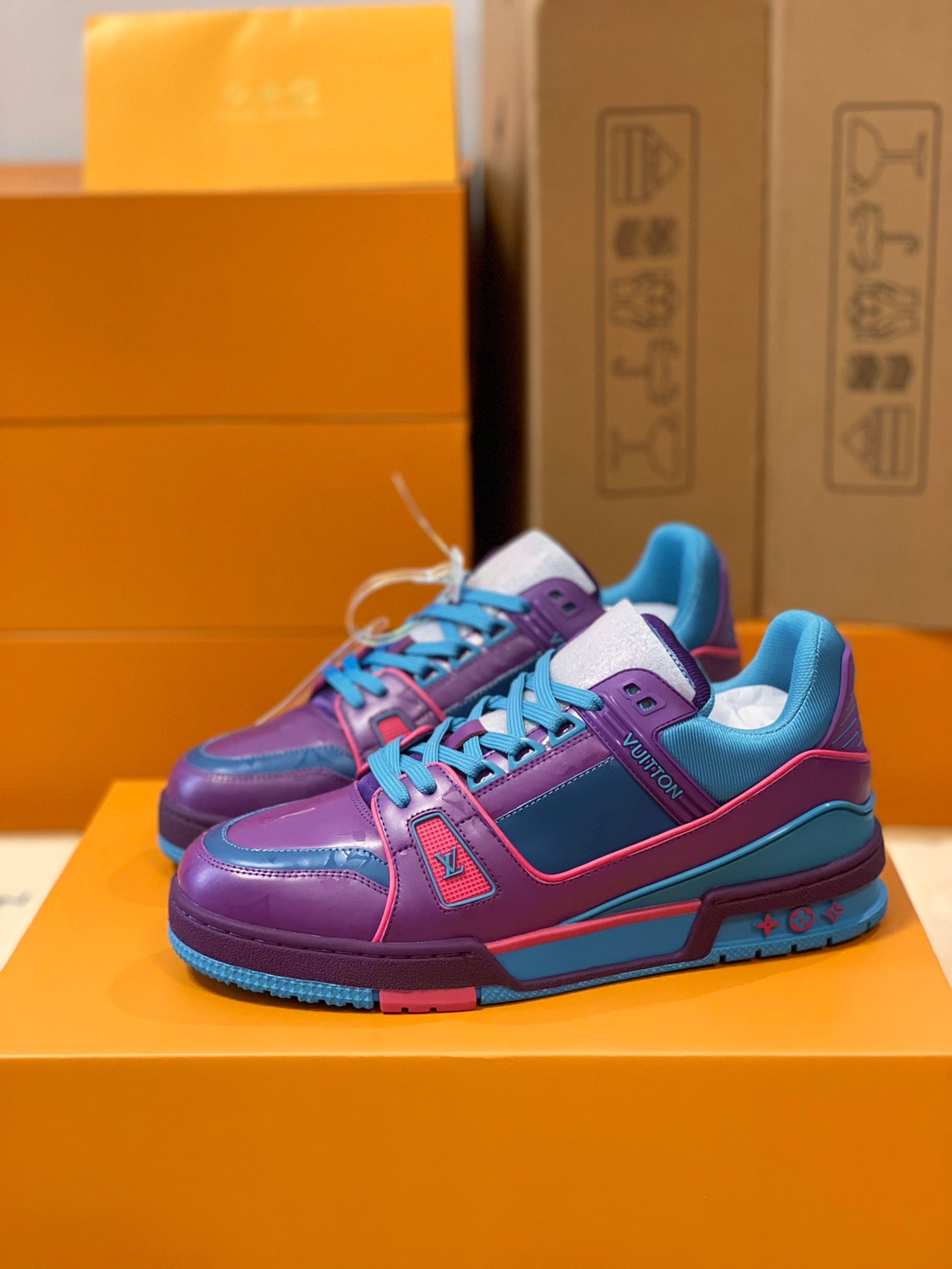 LOU TRAINERS