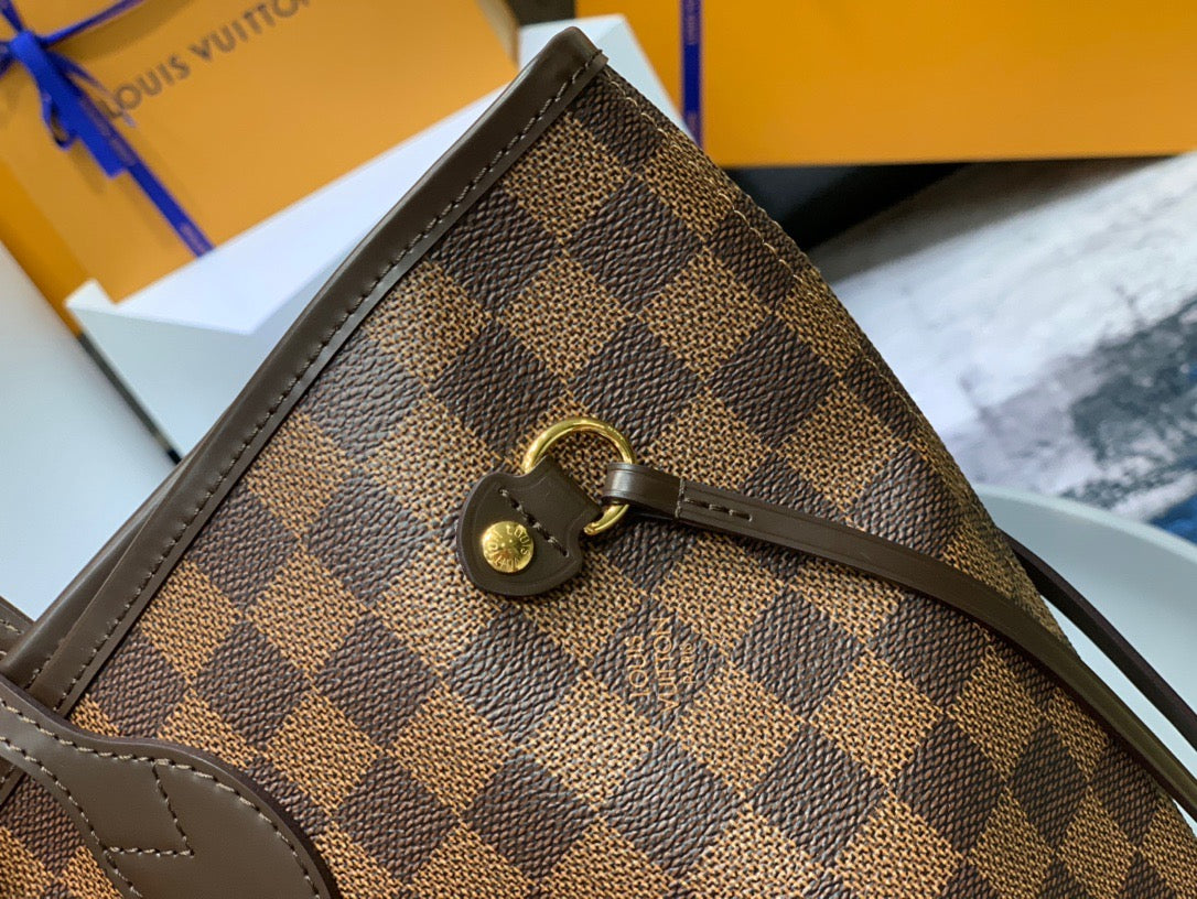 LOU NEVERFULL MM