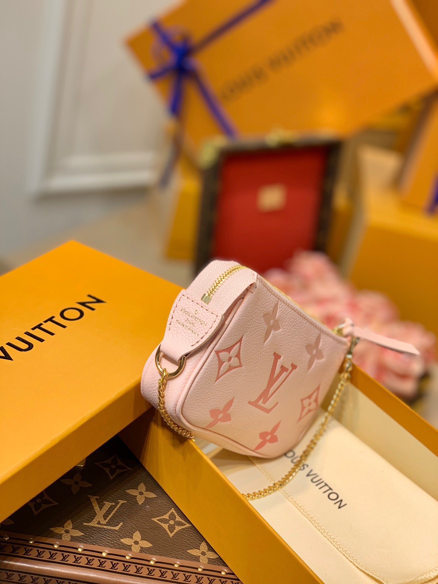 LOU MINI POCHETTE ACCESSOIRES