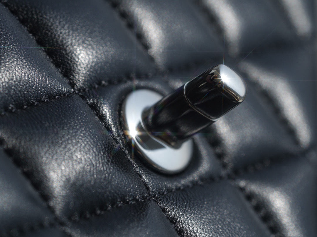 CC CLASSIC FLAP BAG