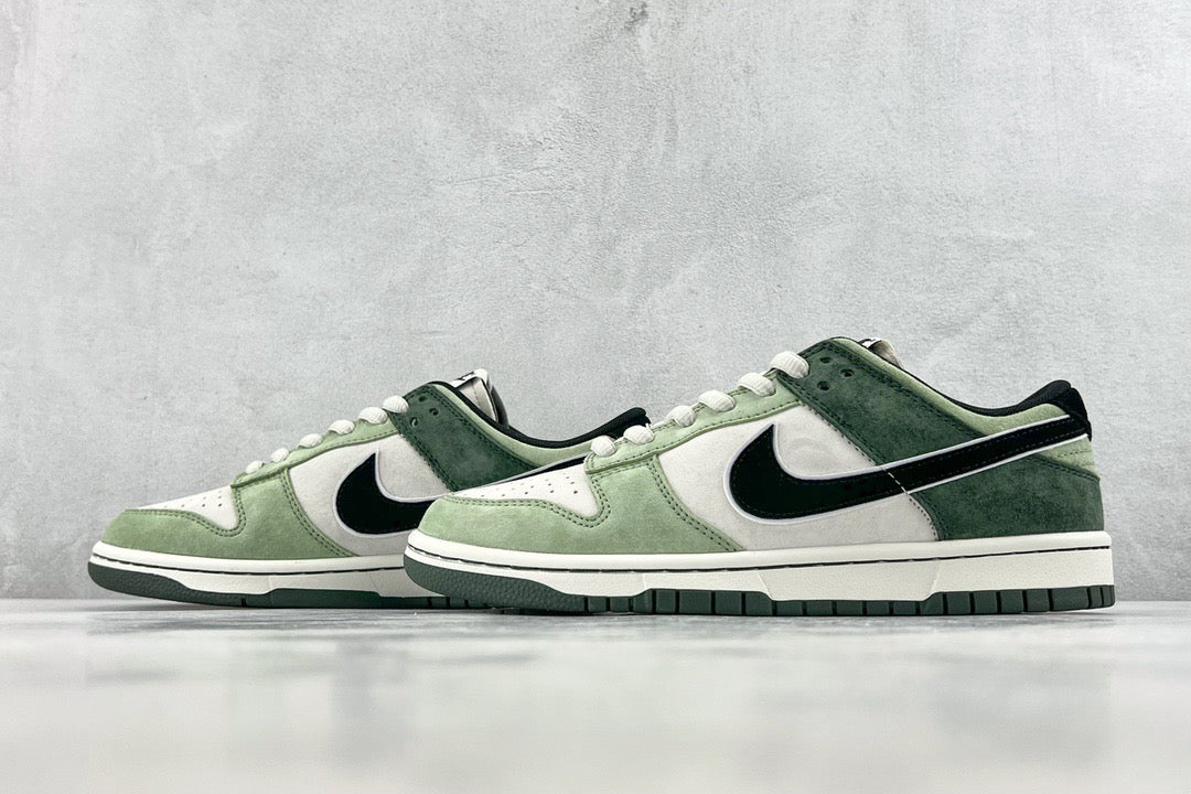 DUNK LOW x OTOMO KATSUHIRO