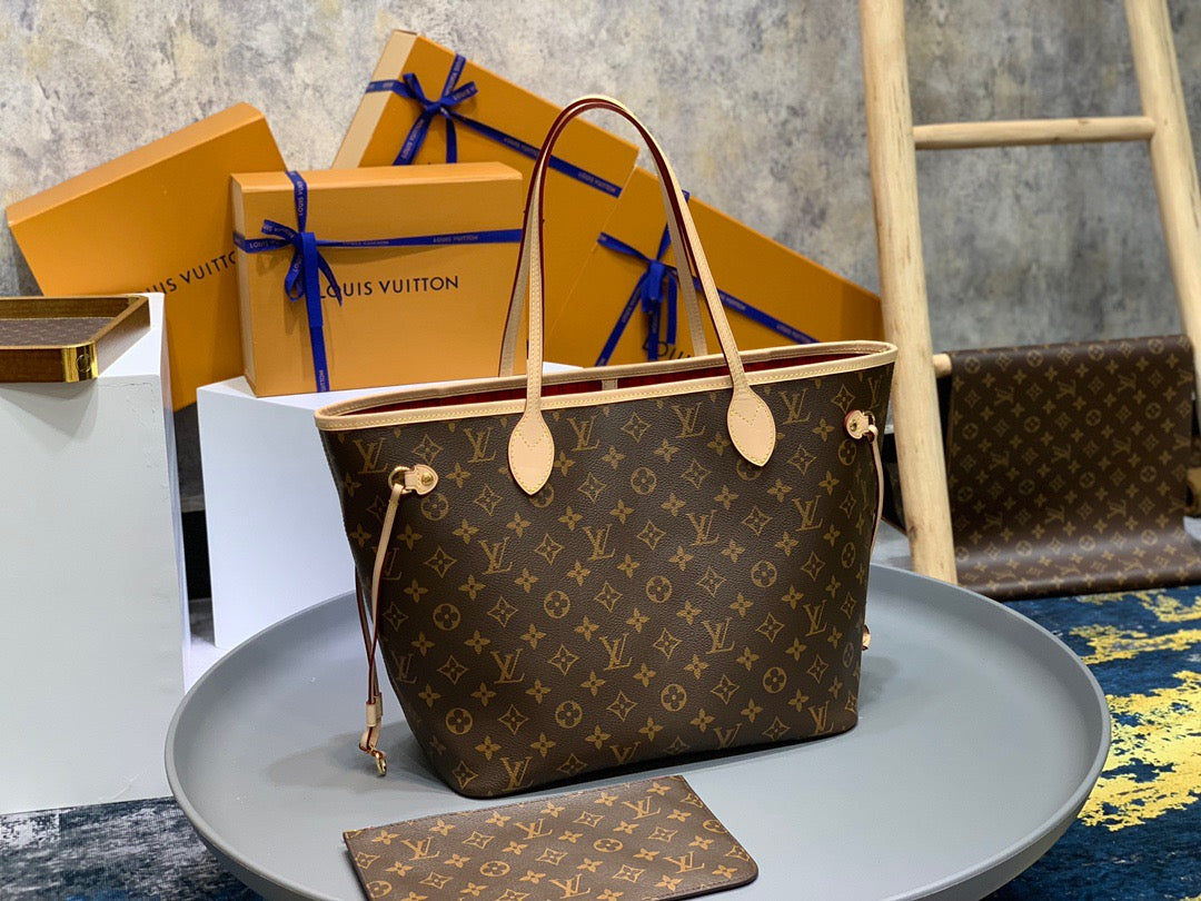 LOU NEVERFULL MM