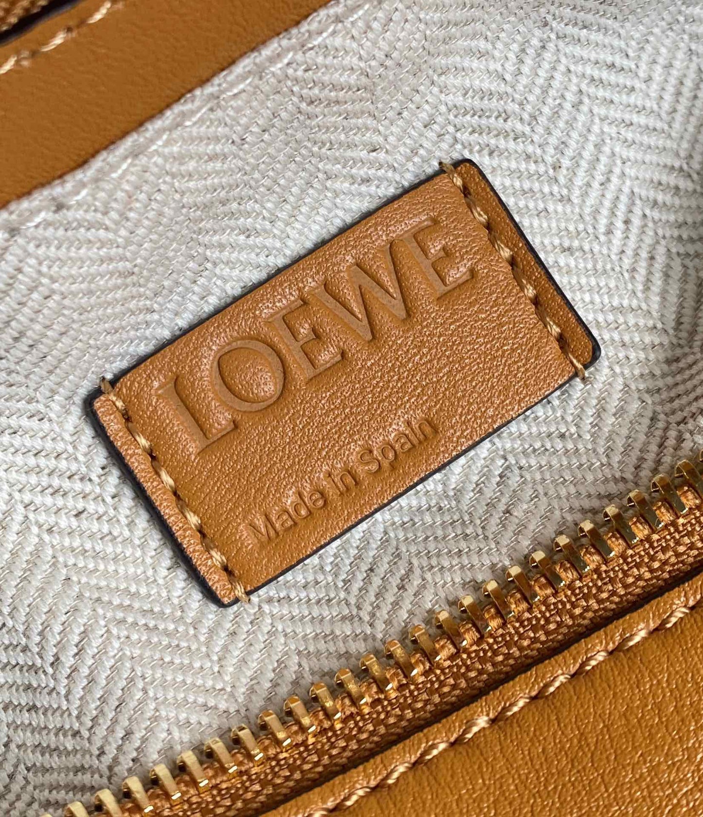 LOEW PUZZLE HOBO BAG
