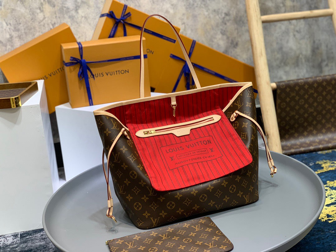 LOU NEVERFULL MM