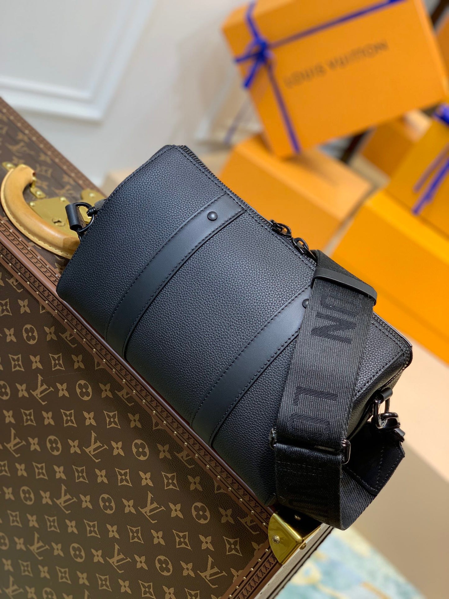 LOU CITY KEEPALL BAG