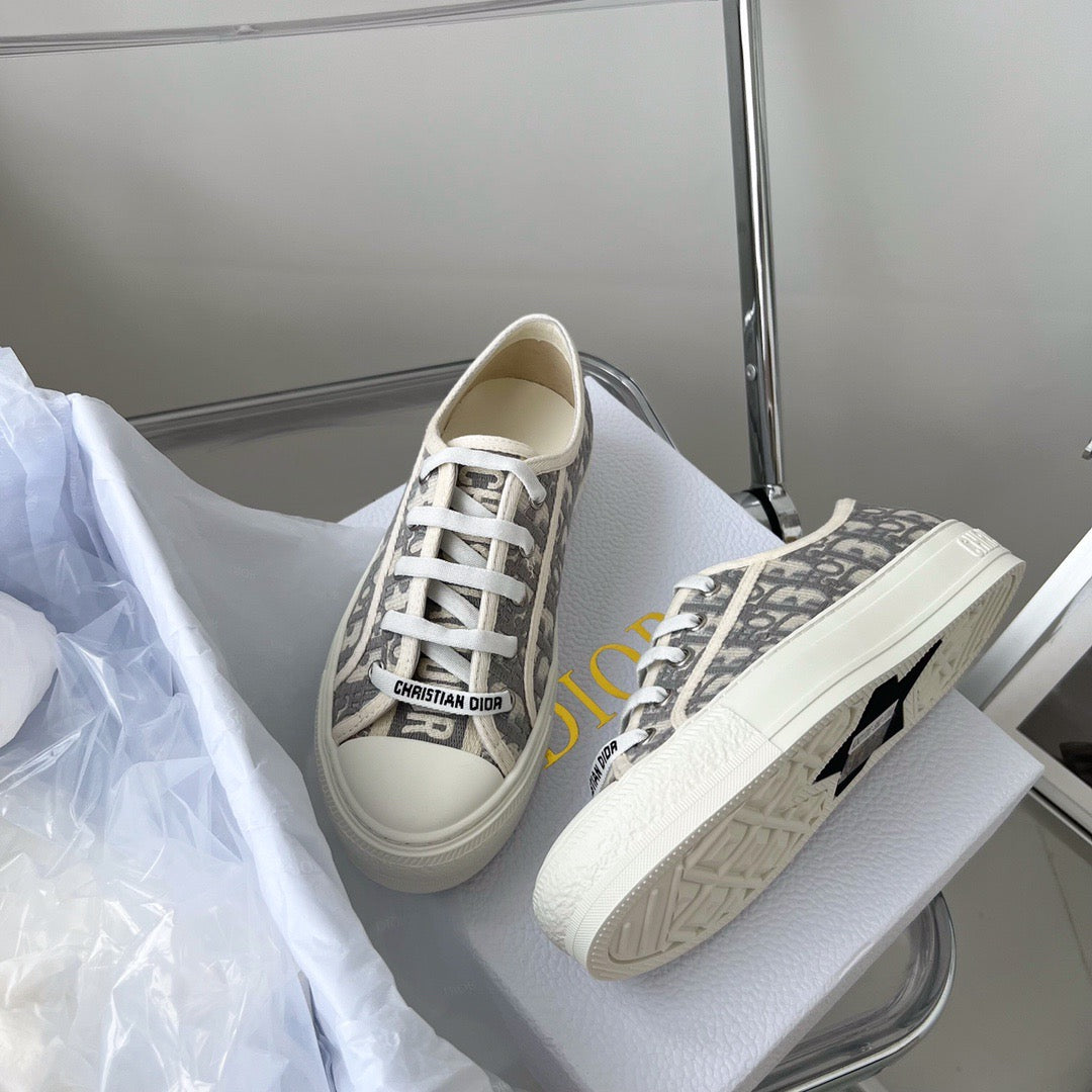 CD WALKN SNEAKER
