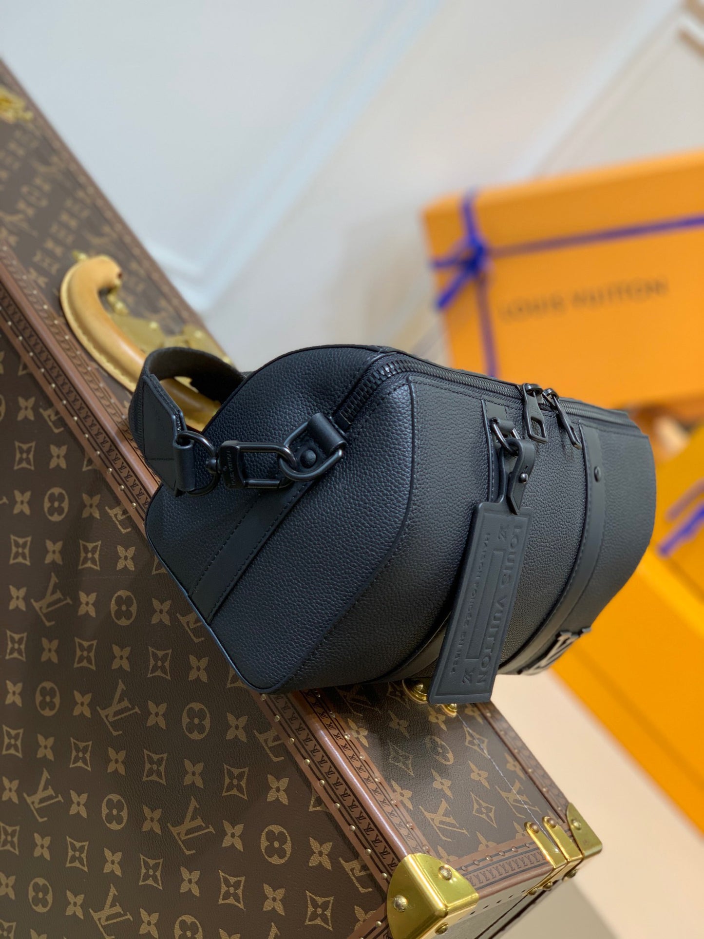 LOU CITY KEEPALL BAG
