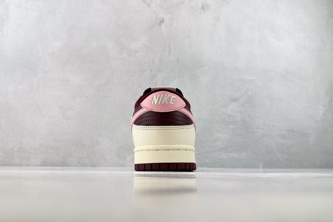 DUNK LOW VALENTINES