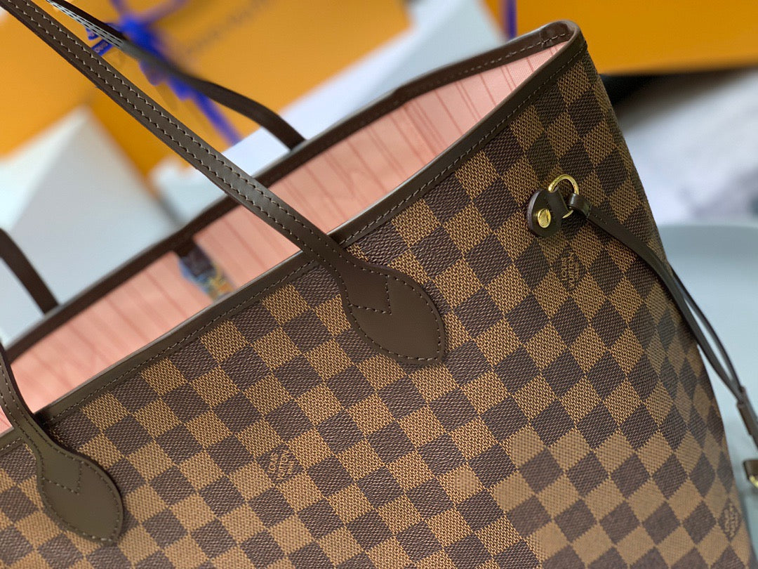 LOU NEVERFULL MM