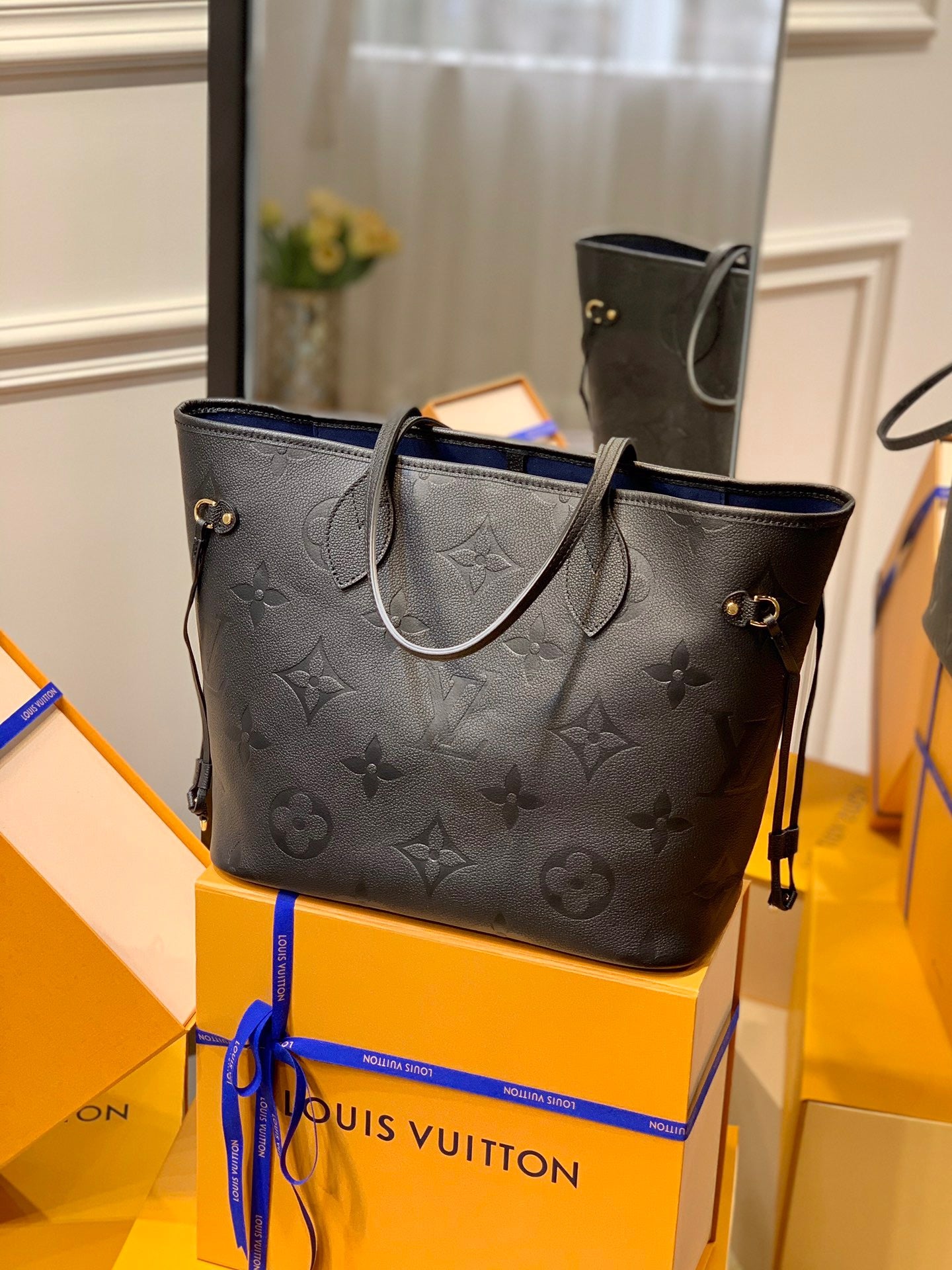 LOU NEVERFULL MM BAG