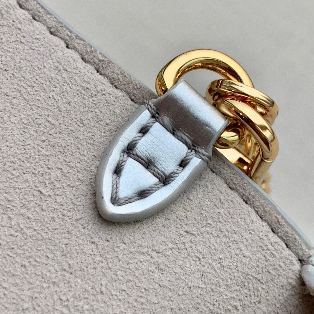 LOU PADLOCK ON STRAP BAG
