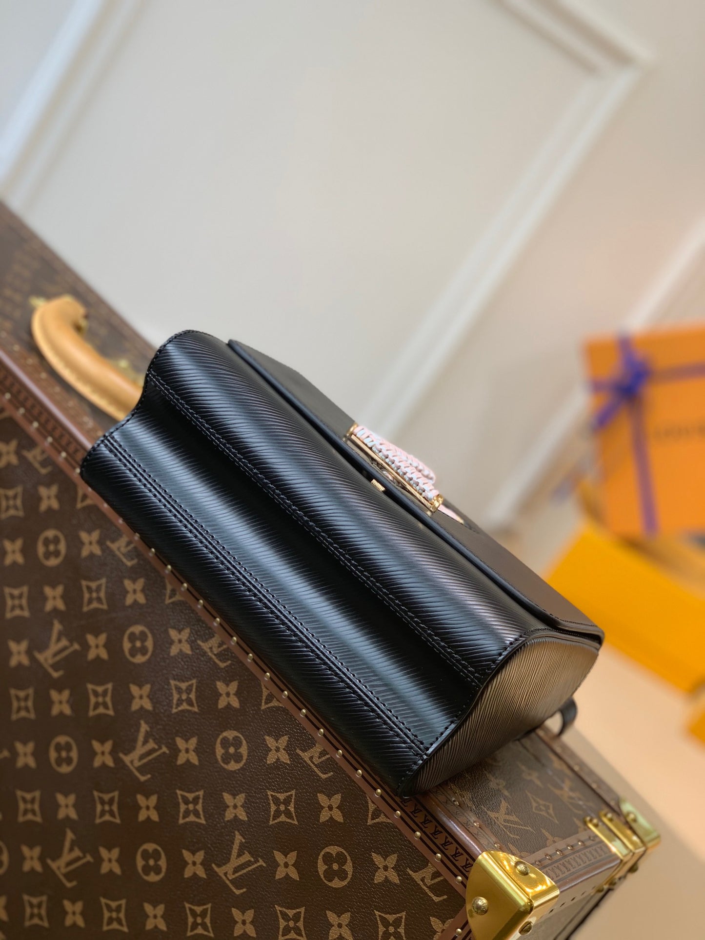 LOU TWIST PM BAG