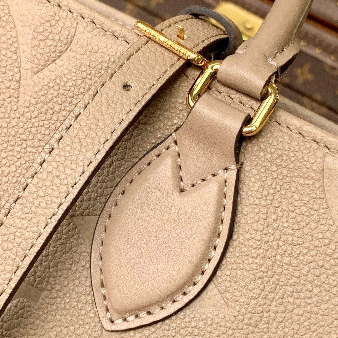 LOU ONTHEGO PM TOTE BAG