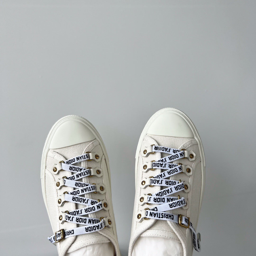 CD WALKN SNEAKER
