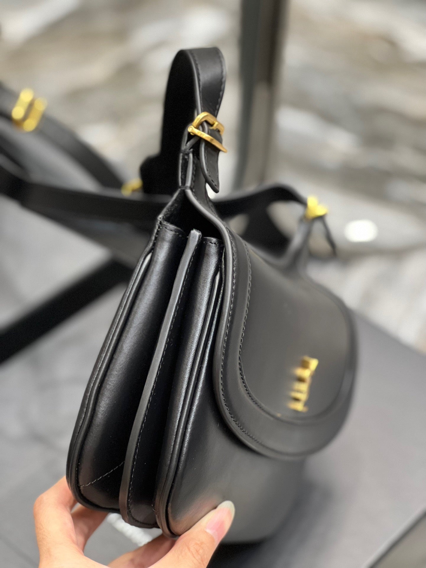 SL CHARLIE MEDIUM SHOULDER BAG