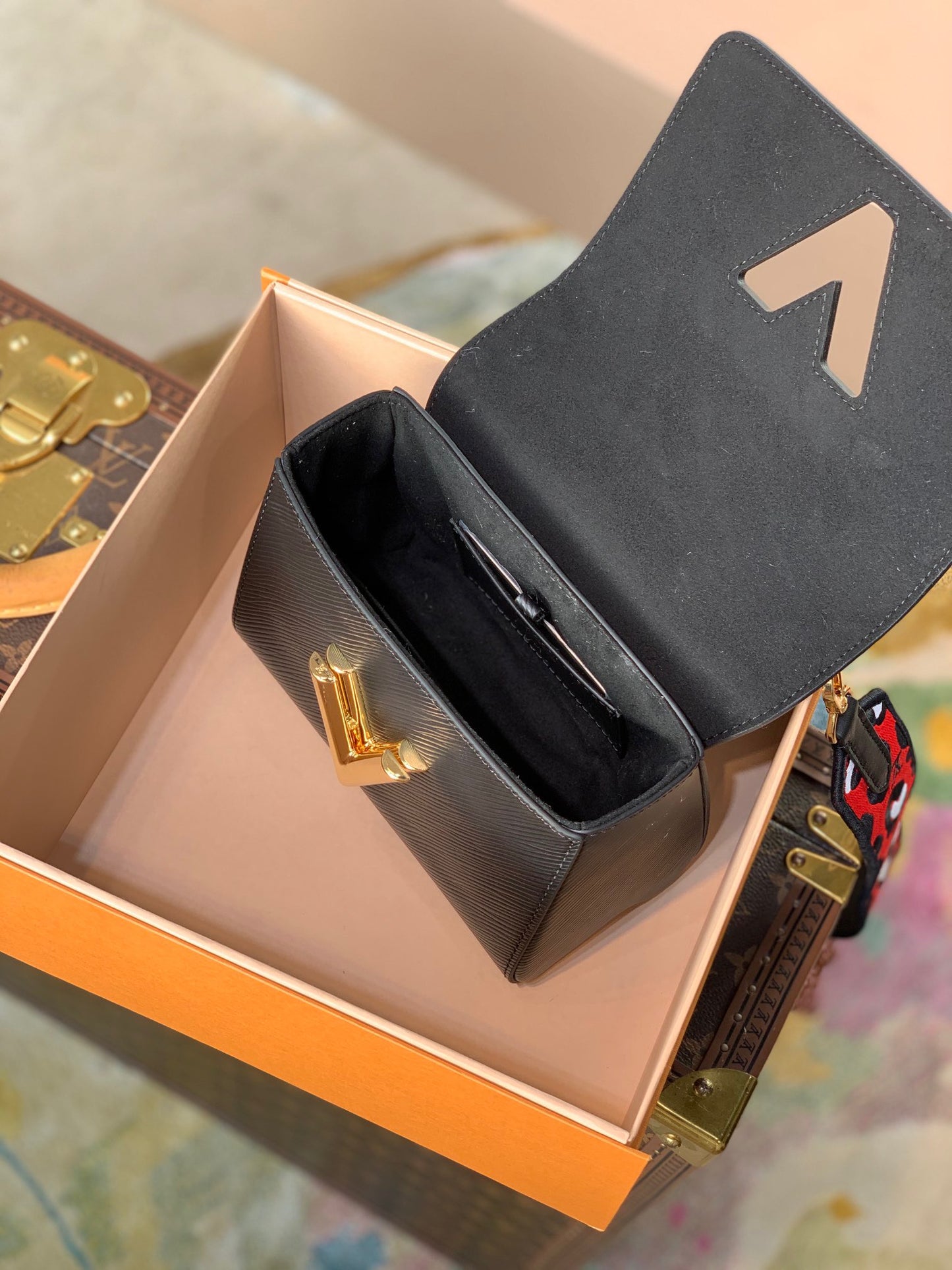 LOU TWIST PM BAG