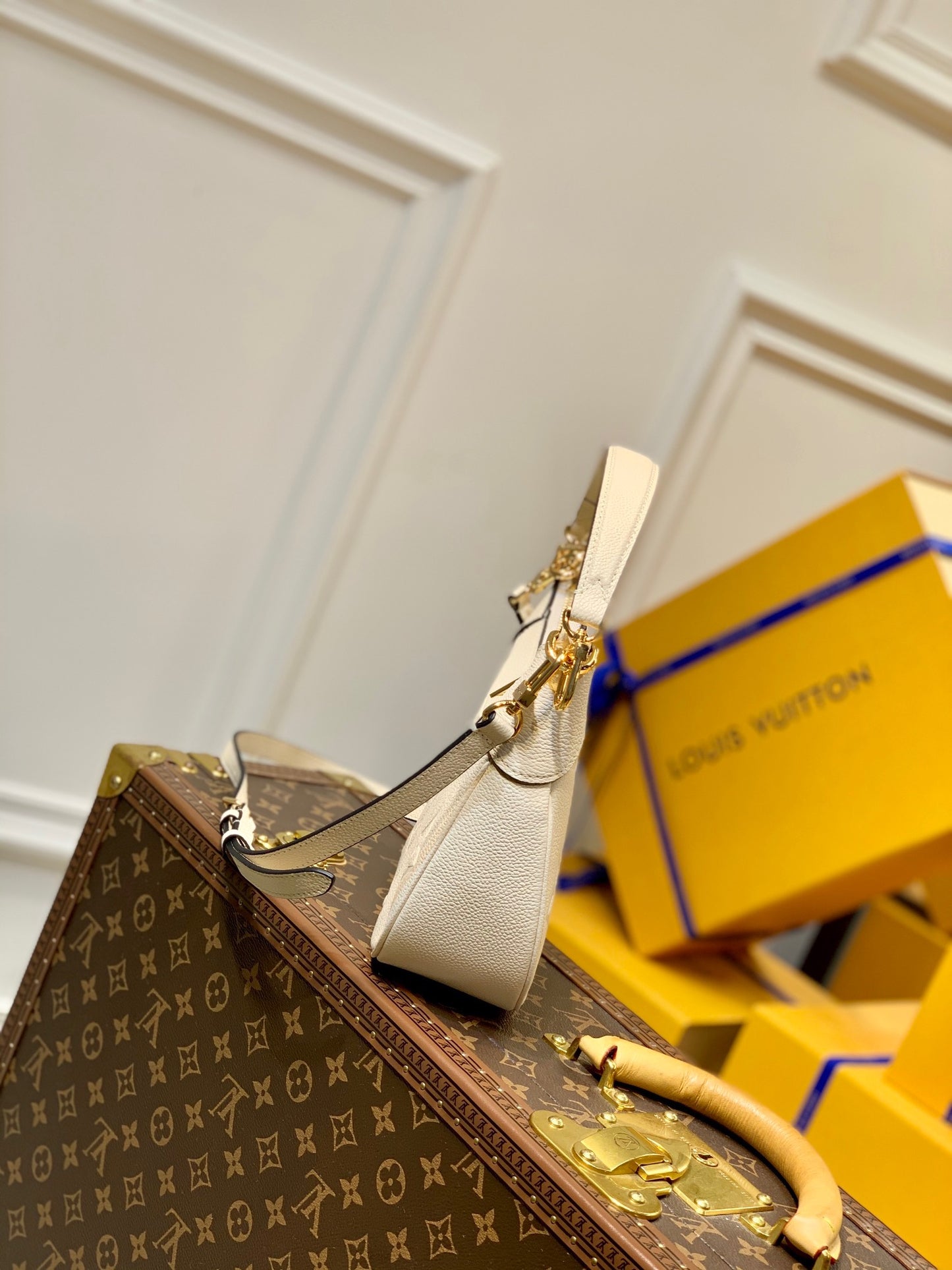 LOU BAGATELLE BAG