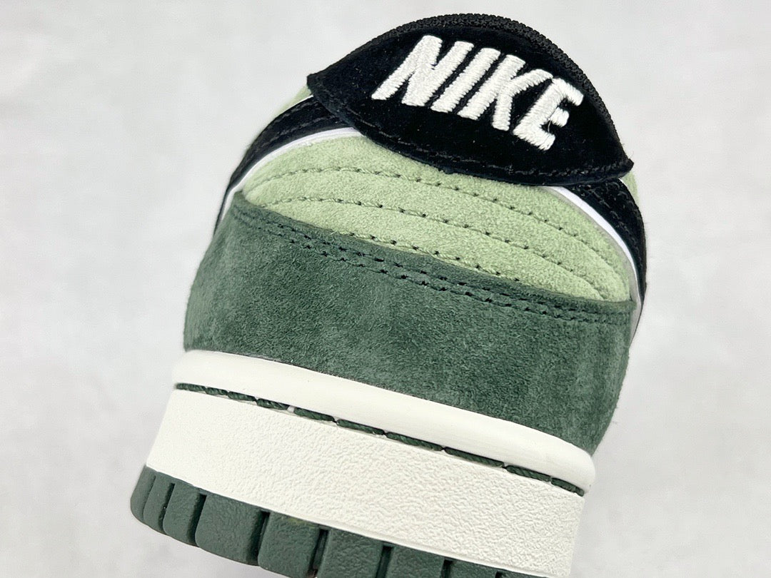 DUNK LOW x OTOMO KATSUHIRO