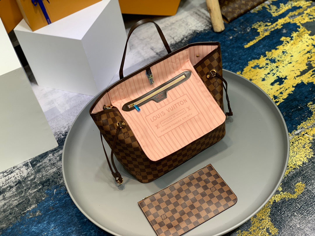 LOU NEVERFULL MM