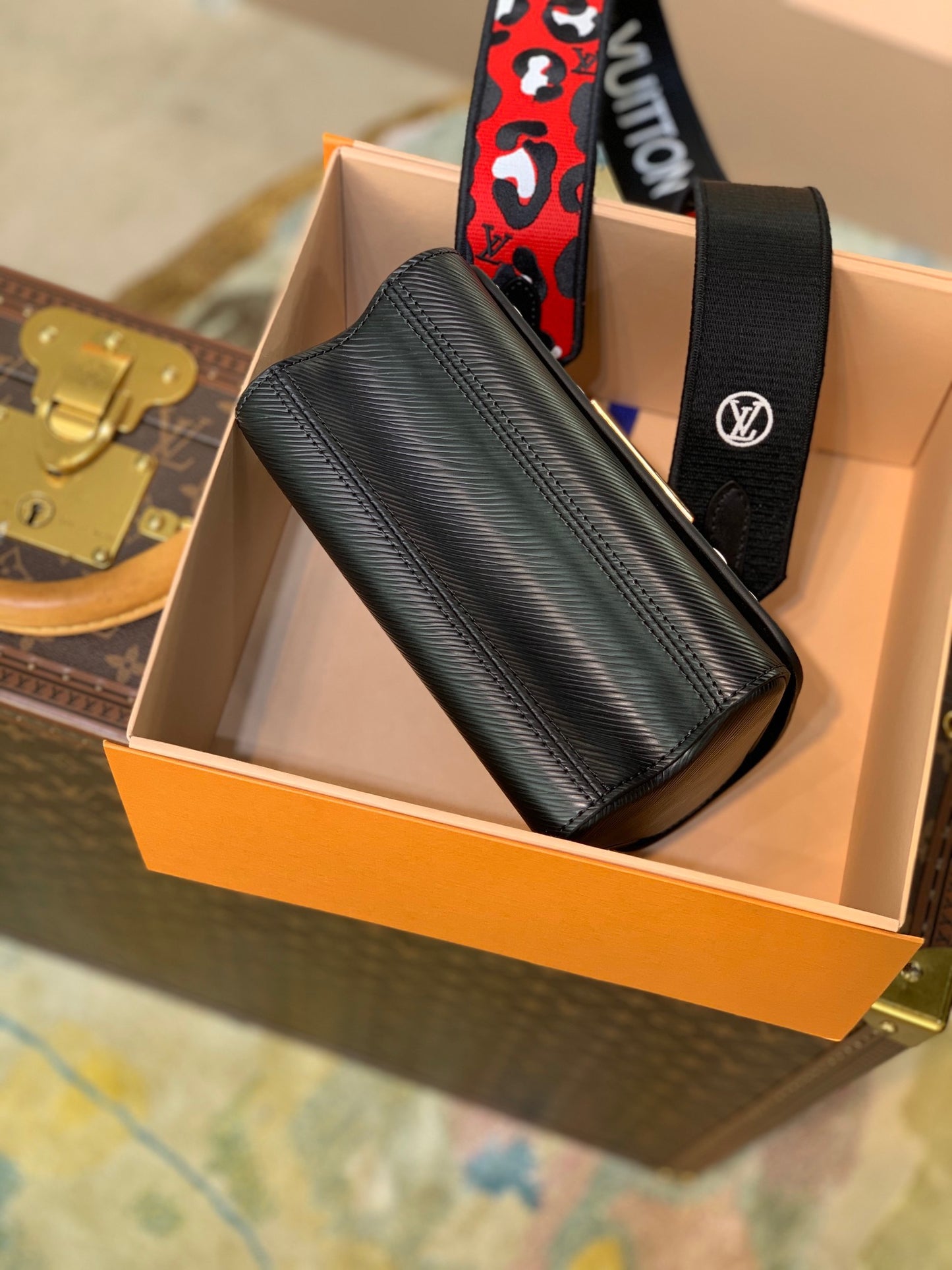 LOU TWIST PM BAG