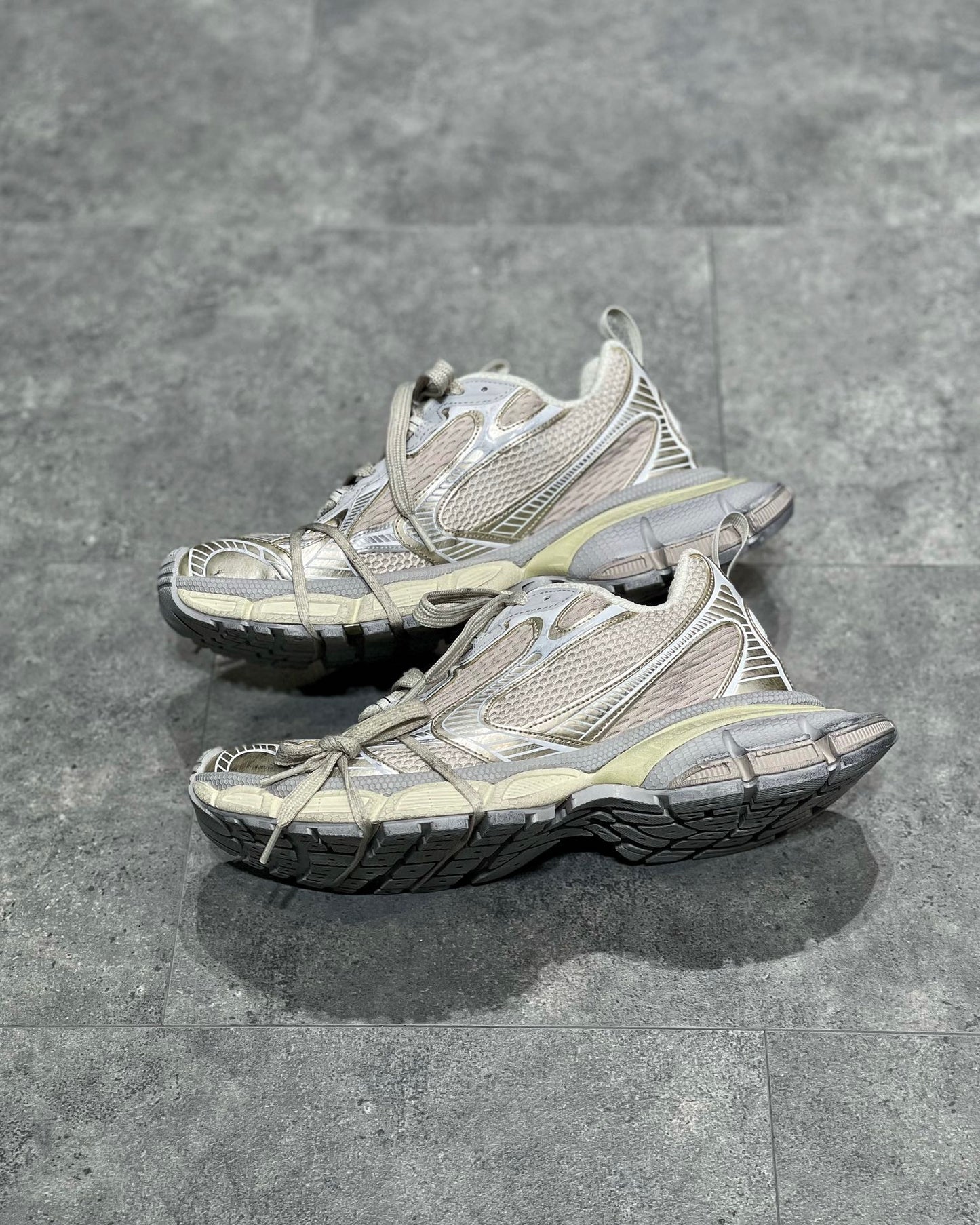 BAL 3XL TRAINERS