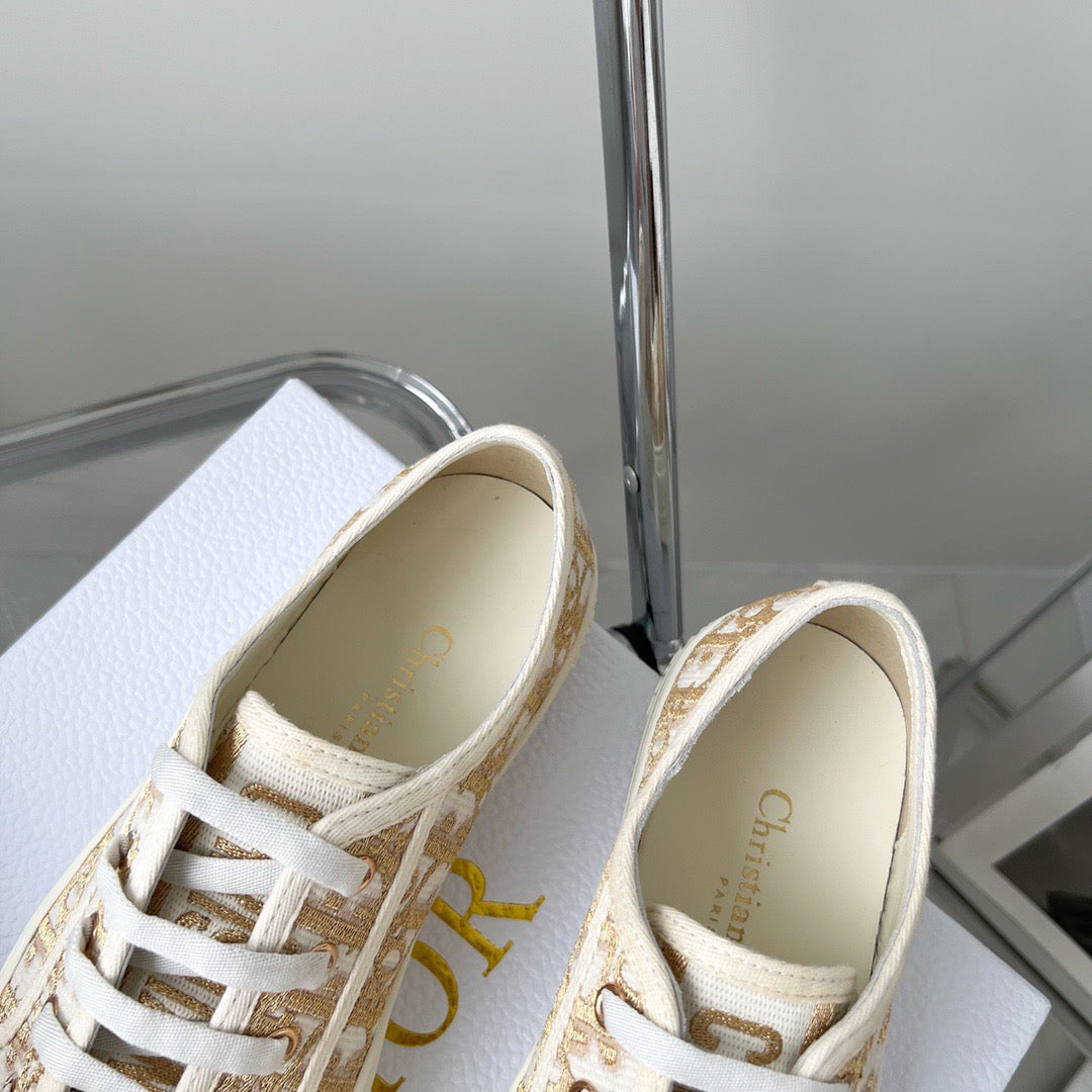CD WALKN SNEAKER
