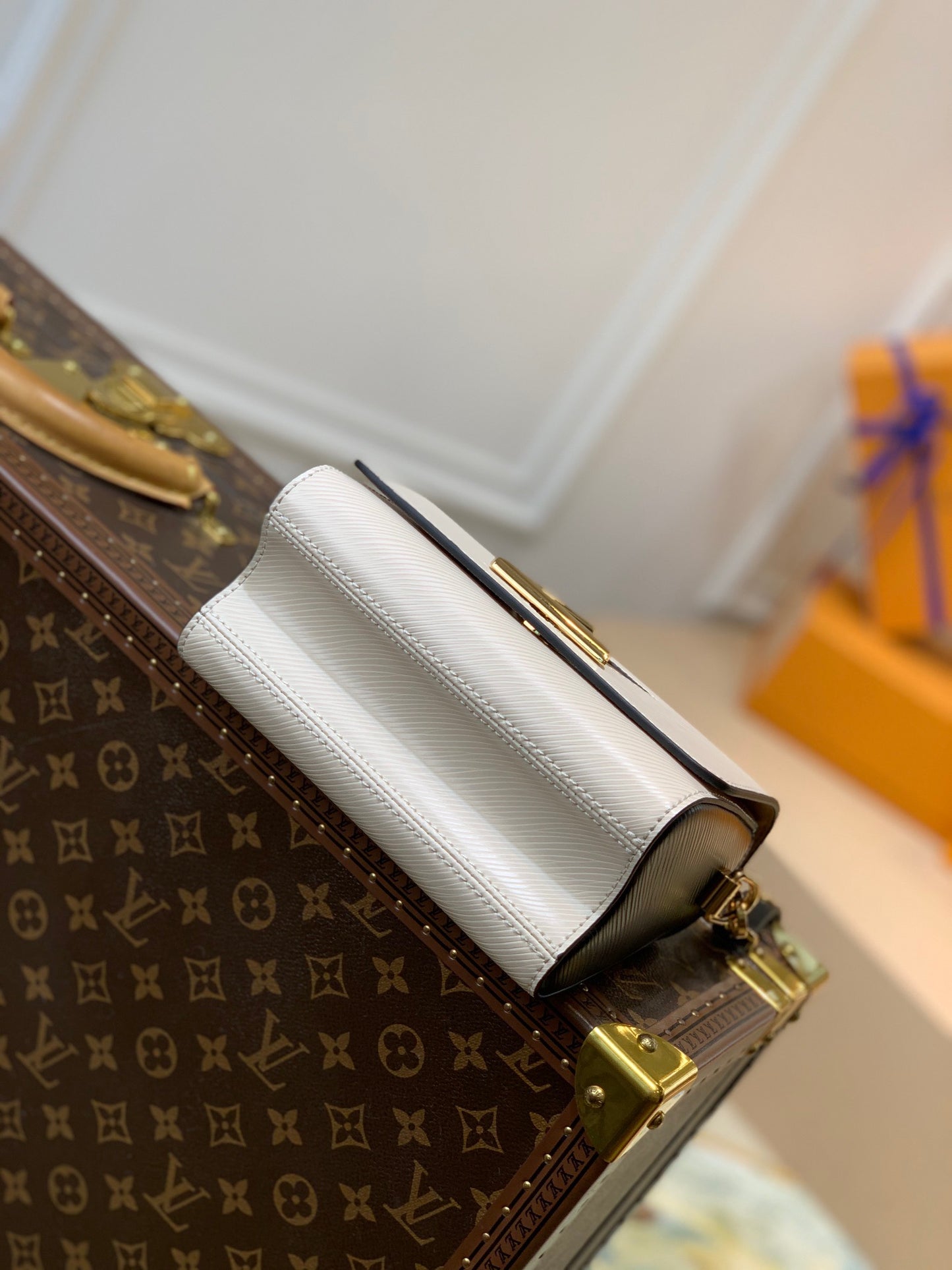 LOU TWIST PM BAG