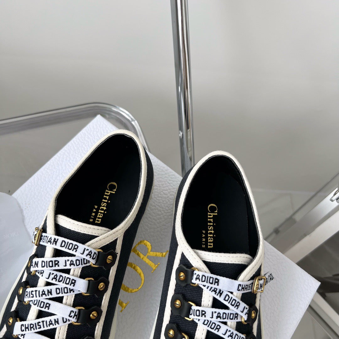 CD WALKN SNEAKER