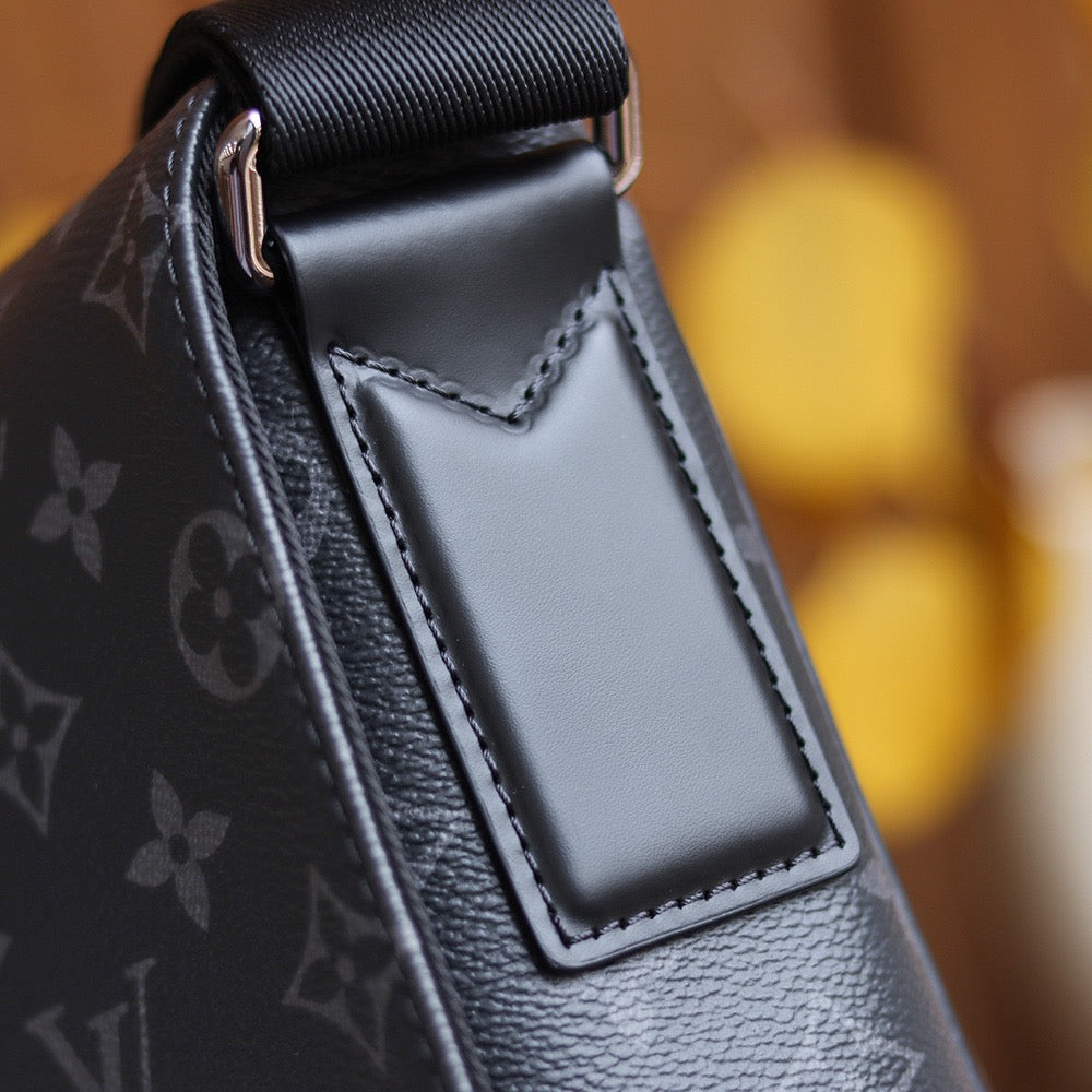 LOU DISTRICT PM MESSENGER BAG