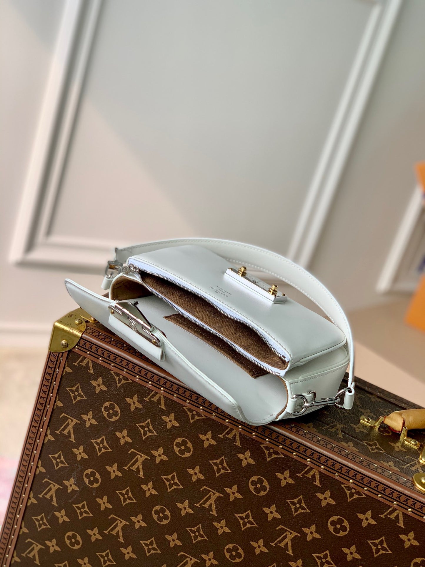 LOU SWING BAG