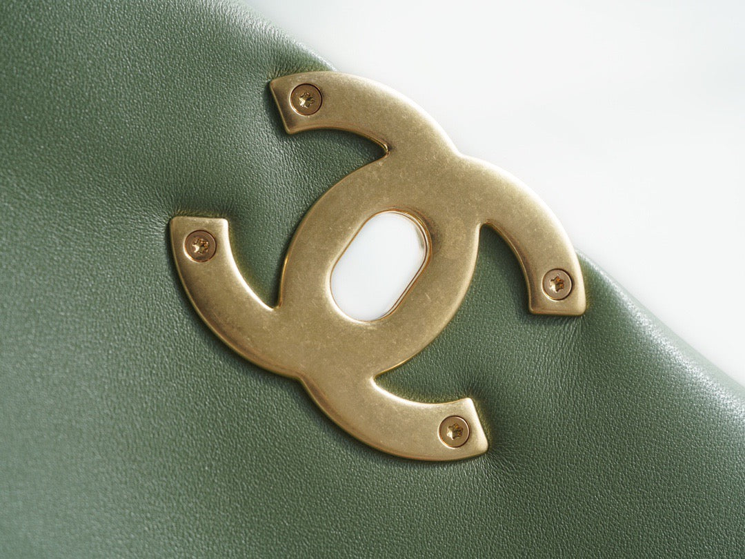 CC 19 LARGE HANDBAG