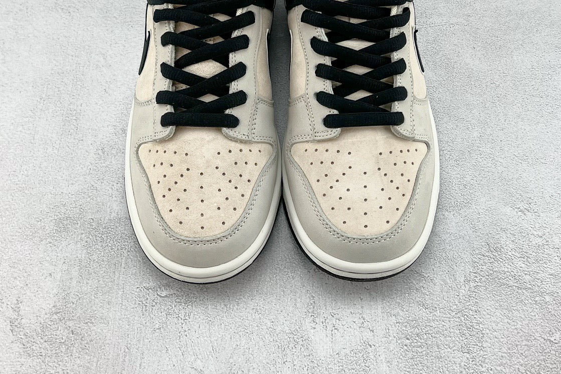 DUNK LOW x OTOMO KATUSHIRO