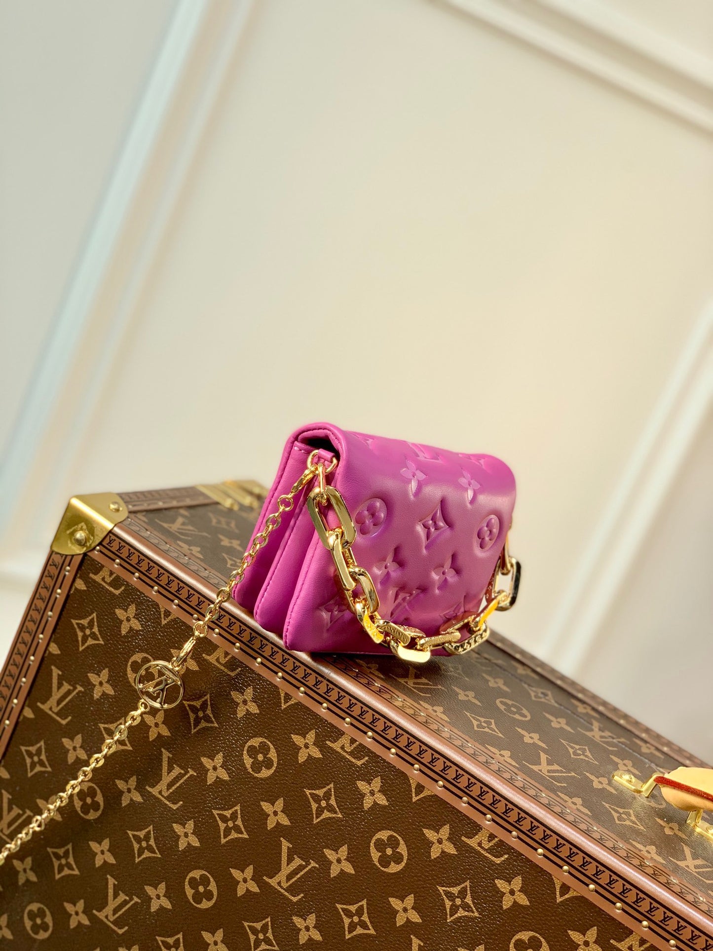 LOU BELTBAG COUSSIN