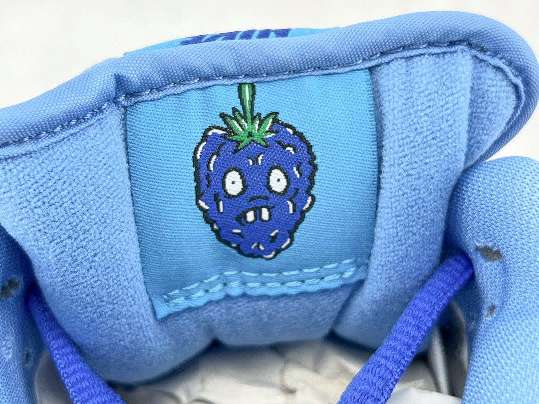 DUNK LOW BLUE RASPBERRY