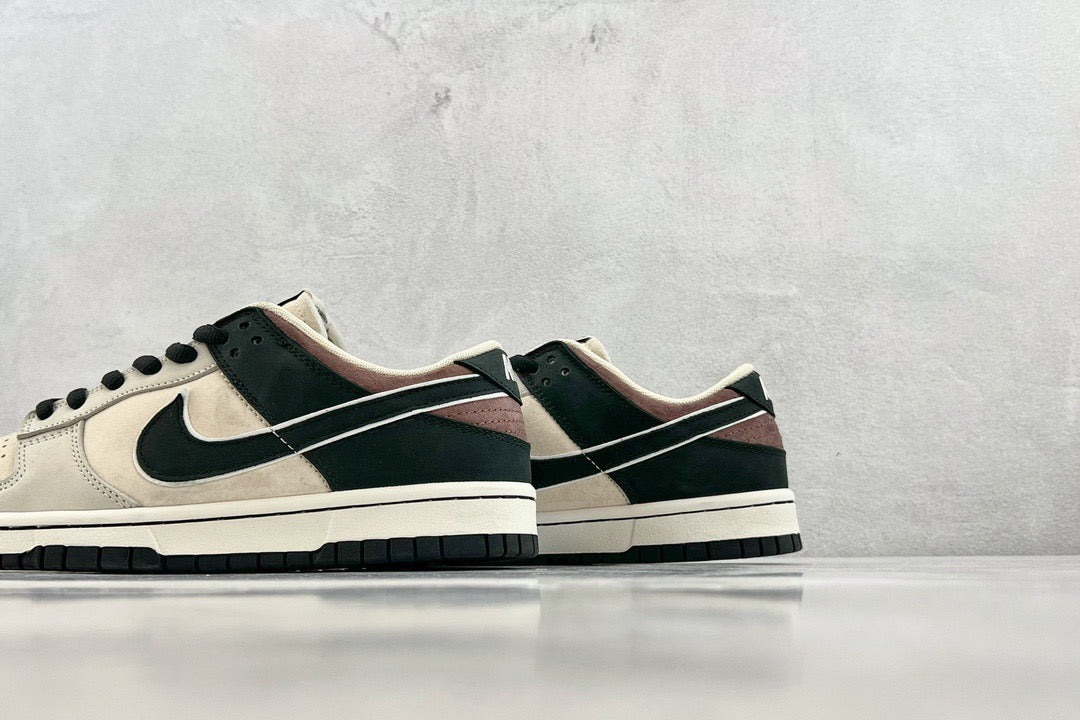 DUNK LOW x OTOMO KATUSHIRO