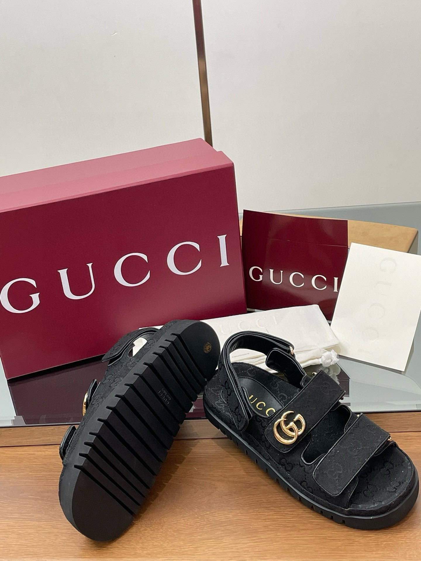GG SANDALS