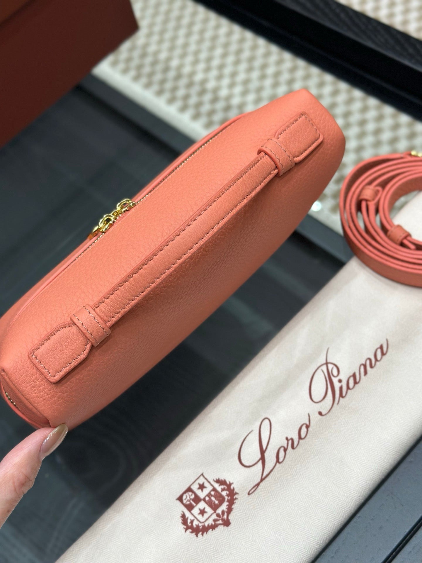 LORO P EXTRA POCKET L19 BAG